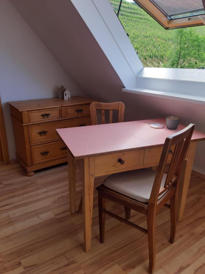 Giebelzimmer Mit Weinbergblick Stetten  Exterior photo